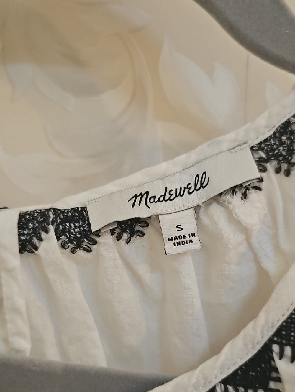 Madewell White Embroidered Peasant Blouse with Black Trim and Floral Accents - Picture 2 of 3
